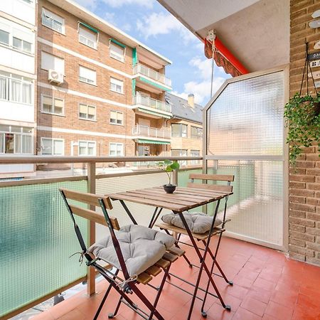 B Casacafe Madrid Pozuelo 2 Bano Fuera De La Habitacion O Compartido 波苏埃洛-德阿拉尔孔 外观 照片