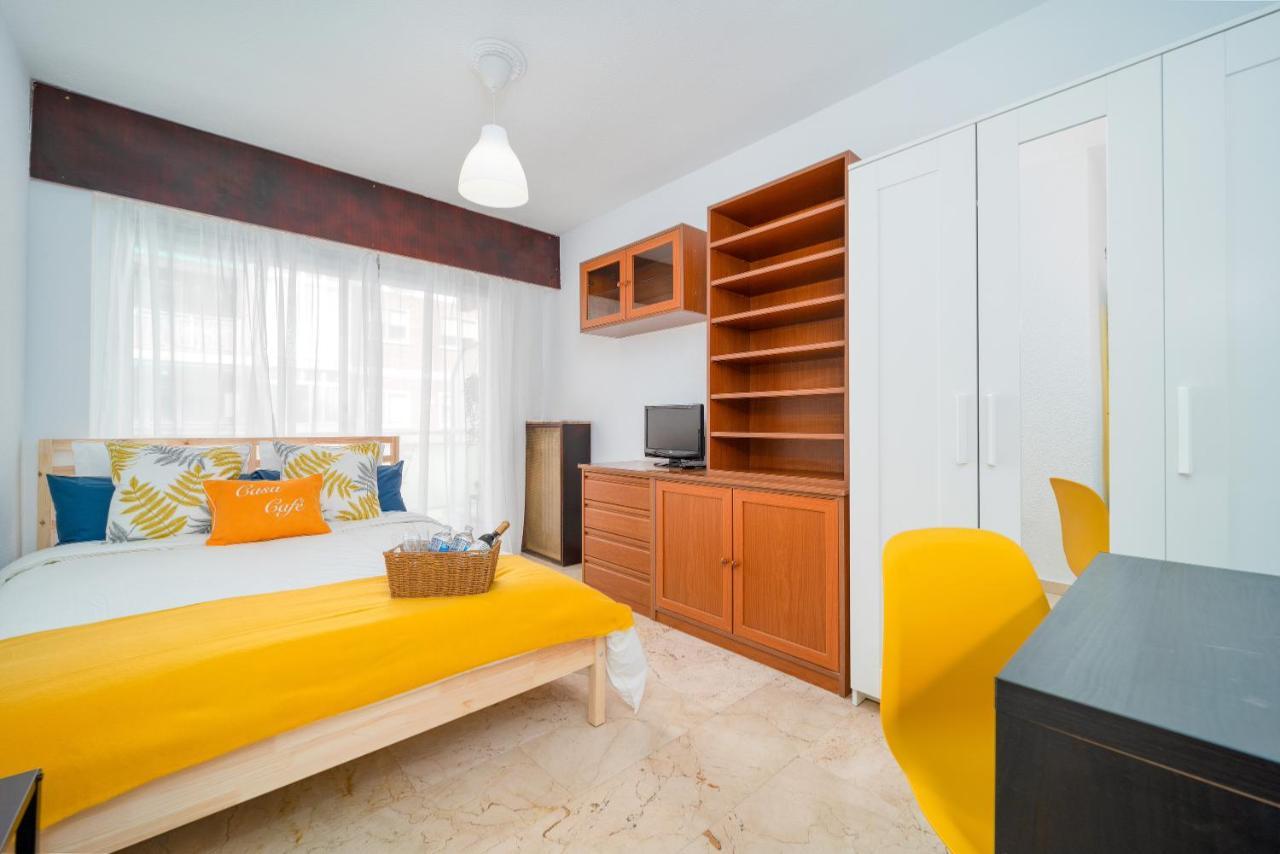 B Casacafe Madrid Pozuelo 2 Bano Fuera De La Habitacion O Compartido 波苏埃洛-德阿拉尔孔 外观 照片