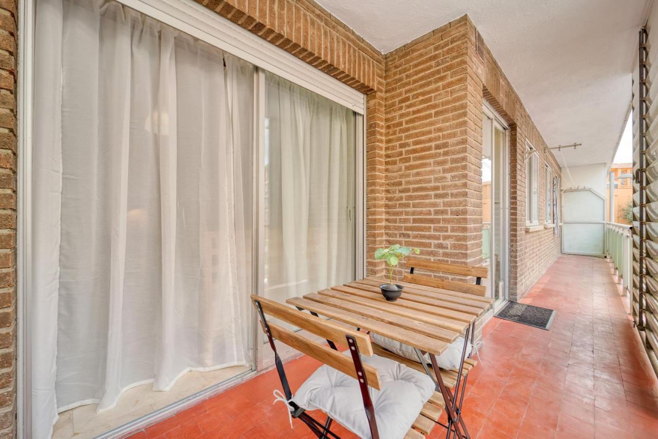 B Casacafe Madrid Pozuelo 2 Bano Fuera De La Habitacion O Compartido 波苏埃洛-德阿拉尔孔 外观 照片