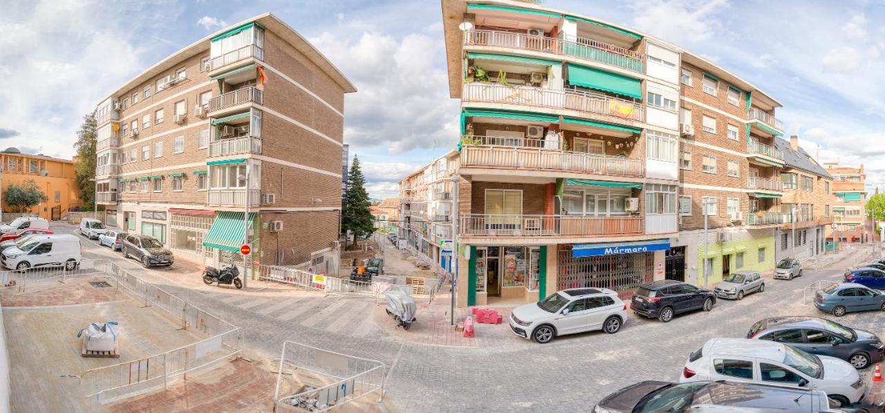 B Casacafe Madrid Pozuelo 2 Bano Fuera De La Habitacion O Compartido 波苏埃洛-德阿拉尔孔 外观 照片