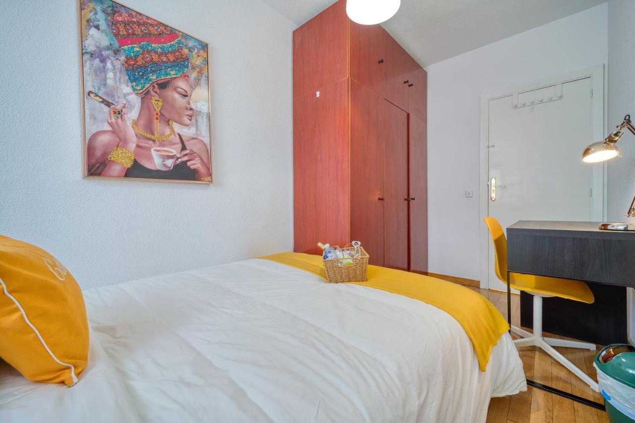 B Casacafe Madrid Pozuelo 2 Bano Fuera De La Habitacion O Compartido 波苏埃洛-德阿拉尔孔 外观 照片