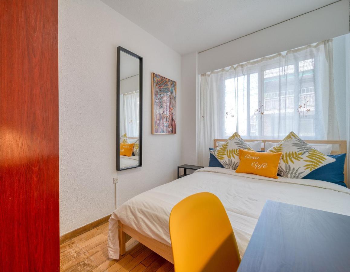 B Casacafe Madrid Pozuelo 2 Bano Fuera De La Habitacion O Compartido 波苏埃洛-德阿拉尔孔 外观 照片
