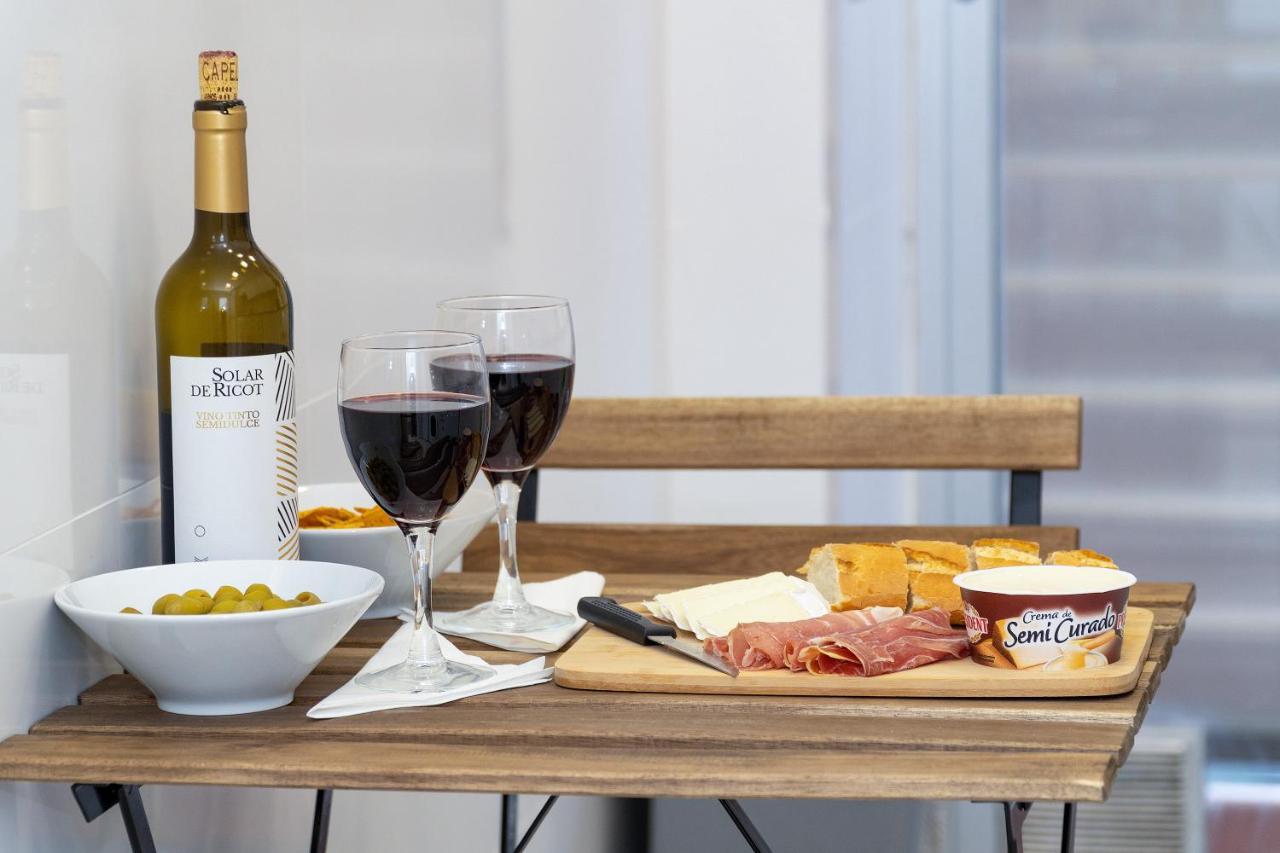 B Casacafe Madrid Pozuelo 2 Bano Fuera De La Habitacion O Compartido 波苏埃洛-德阿拉尔孔 外观 照片