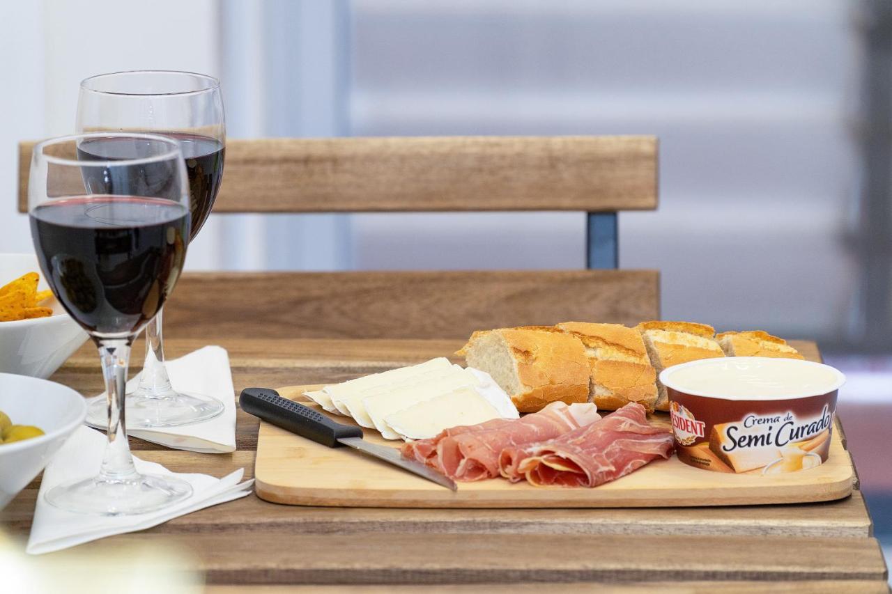 B Casacafe Madrid Pozuelo 2 Bano Fuera De La Habitacion O Compartido 波苏埃洛-德阿拉尔孔 外观 照片