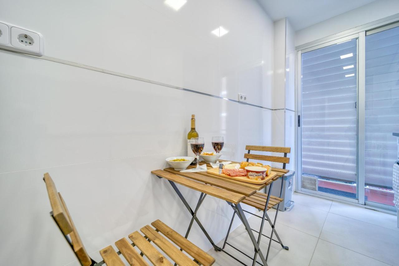 B Casacafe Madrid Pozuelo 2 Bano Fuera De La Habitacion O Compartido 波苏埃洛-德阿拉尔孔 外观 照片